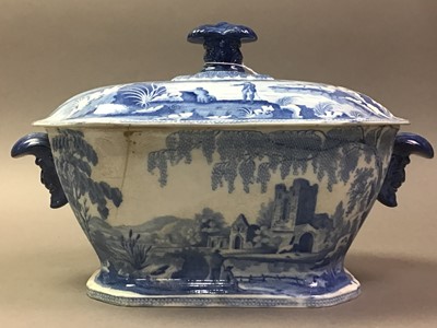 Lot 379 - DAVENPORT BLUE AND WHITE TRANSFER PRINTED TUREEN