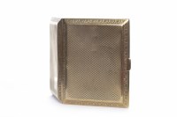 Lot 108 - NINE CARAT GOLD CIGARETTE CASE with machined...