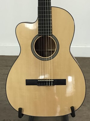 Lot 644 - C.F. MARTIN & CO. LEFT-HANDED ACOUSTIC GUITAR