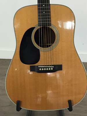 Lot 656 - C.F. MARTIN & CO. LEFT-HANDED ACOUSTIC GUITAR