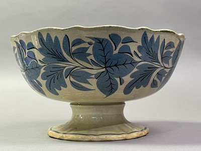 Lot 363 - STUDIO CERAMIC FRUIT BOWL