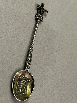 Lot 368 - SELECTION OF SILVER AND PLATED SPOONS