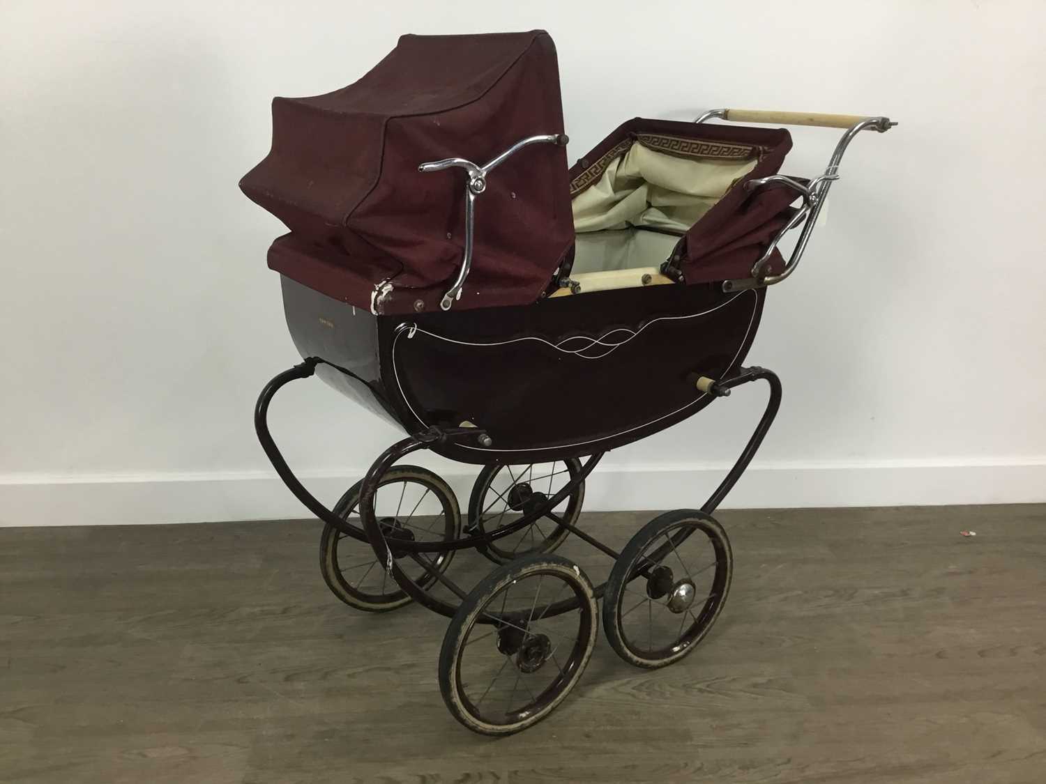 Lot 463 - VINTAGE 'TAN-SAD' PRAM