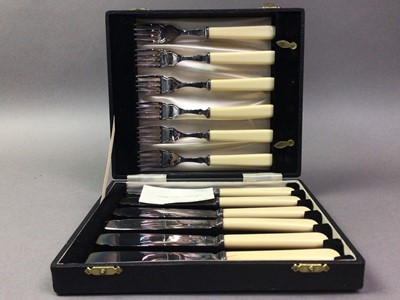 Lot 519 - COLLECTION OF PLATED WARE