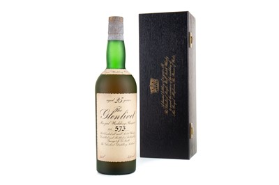 Lot 302 - GLENLIVET 25 YEAR OLD ROYAL WEDDING RESERVE 75CL