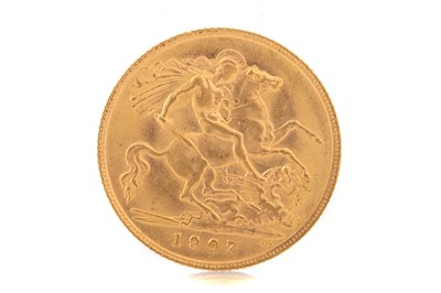 Lot 15 - EDWARD VII HALF SOVEREIGN