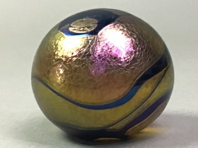 Lot 496 - IRIDESCENT PAPERWEIGHT