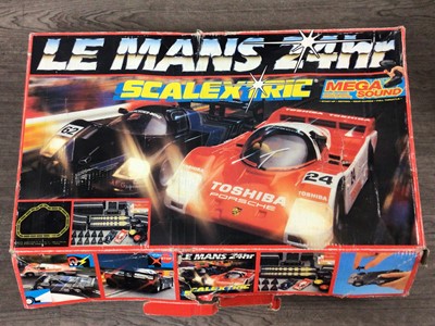Lot 551 - LOT OF SCALEXTRIC