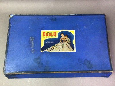 Lot 553 - HORNBY DUBLO ELECTRIC TRAIN