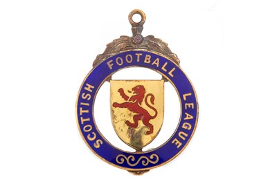 Lot 1533 - WILLIAM PETTIGREW OF DUNDEE UNITED F.C., HIS SCOTTISH LEAGUE CUP WINNERS GOLD MEDAL