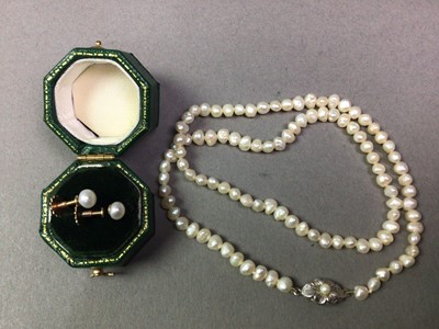 Lot 80 - EARLY/MID 20TH CENTURY PEARL DOUBLE STRAND BRACELET