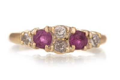 Lot 1198 - RUBY AND DIAMOND RING