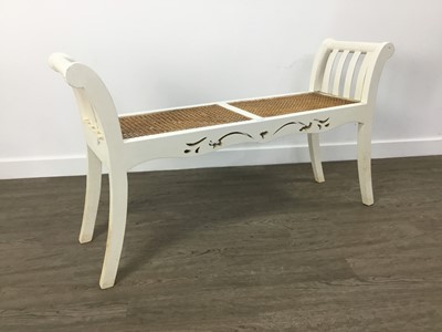 Lot 572 - WINDOW SEAT