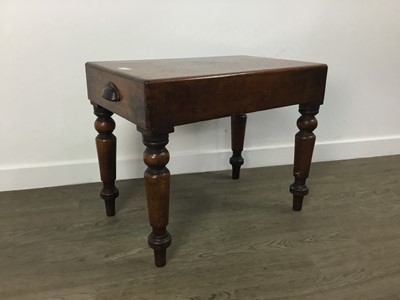 Lot 582 - MAHOGANY BIDET