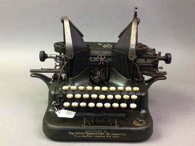 Lot 196 - THE OLIVER No5 TYPEWRITER