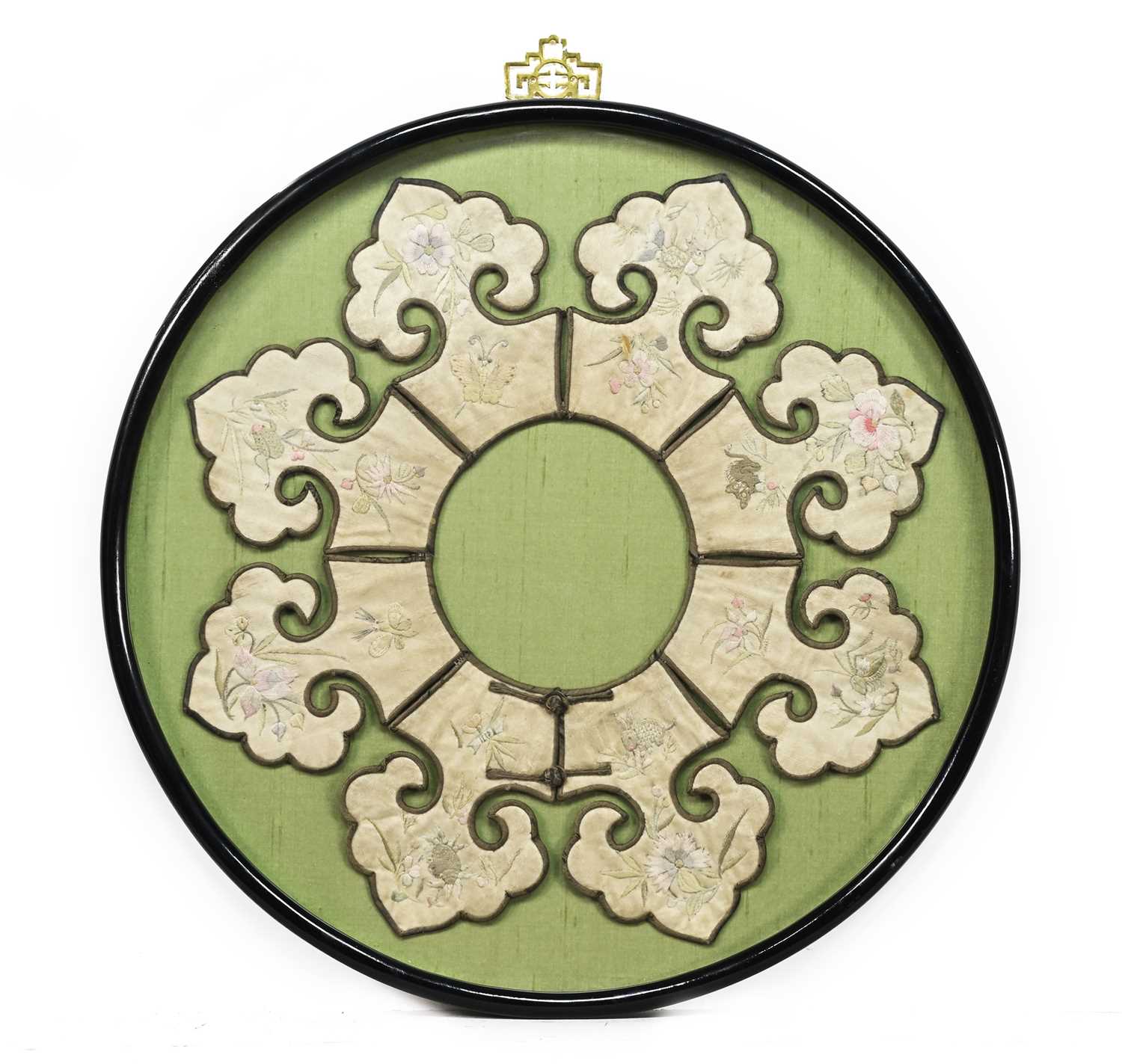 Lot 36 - CHINESE EMBROIDERED SILK COLLAR