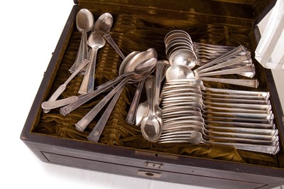 Lot 66 - CANTEEN OF AMERICAN SILVER FLATWARE