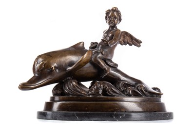 Lot 900 - BRONZE SCULPTURE OF A CHERUB RIDING A DOLPHIN