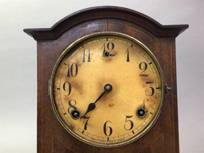 Lot 261 - MAHOGANY MANTEL CLOCK