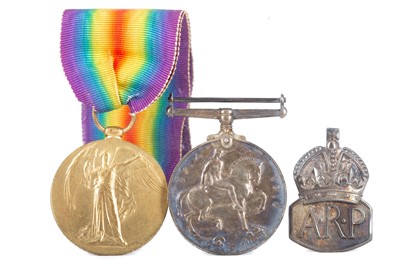 Lot 73 - SERVICE MEDAL PAIR AWARDED TO PTE. D. WADDELL LANARK. YEO.