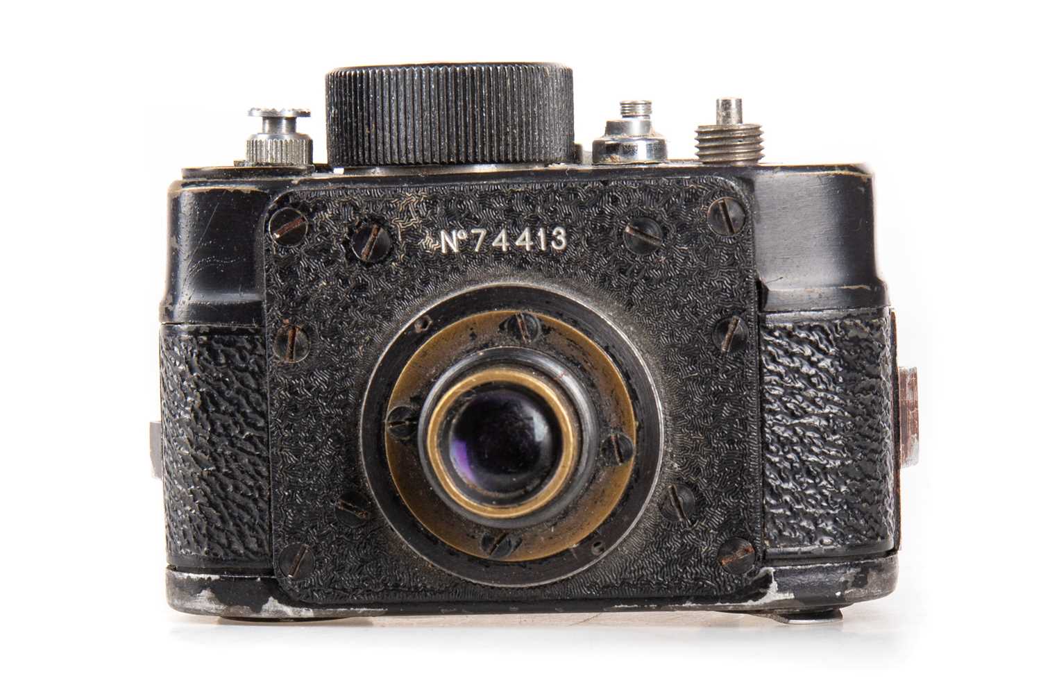 Lot 67 - COLD WAR ERA SOVIET KMZ AJAX-12 / F-21 SUBMINIATURE 'SPY' CAMERA