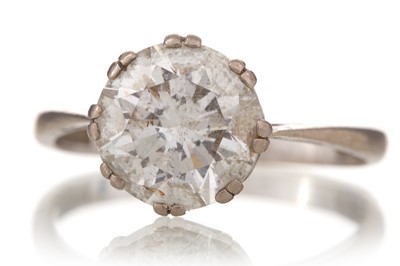 Lot 1215 - DIAMOND SOLITAIRE RING