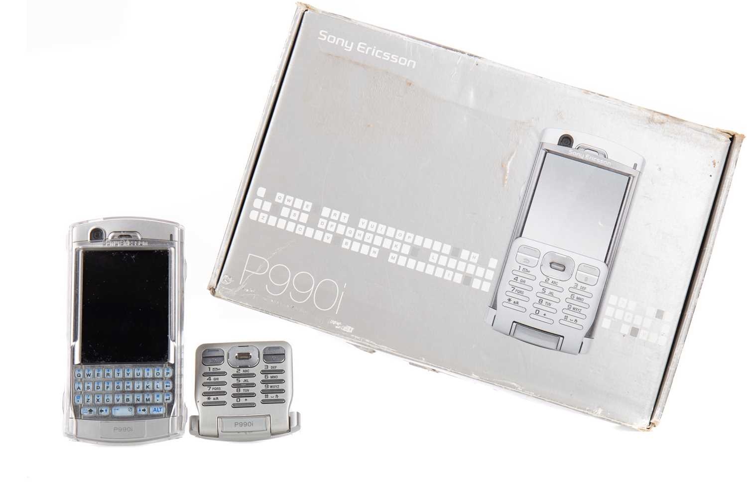 Lot 72 - SONY ERICSSON, P990i MOBILE PHONE