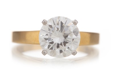 Lot 1233 - DIAMOND SOLITAIRE RING