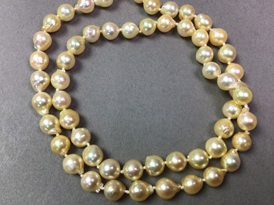 Lot 631 - CULTURE PEARL NECKLACE