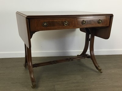 Lot 368 - REPRODUCTION MAHOGANY SOFA TABLE