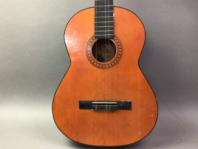 Lot 305 - ACOUSTIC GUITAR