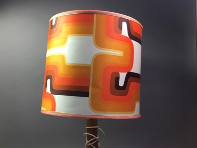 Lot 391 - RETRO TABLE LAMP