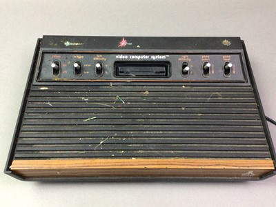 Lot 317 - RETRO ATARI GAMES CONSOLE