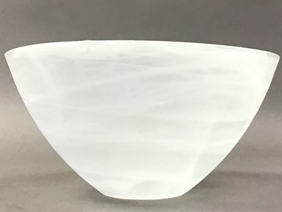 Lot 416 - OPAQUE GLASS BOWL