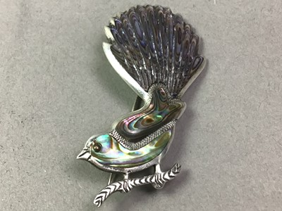 Lot 424 - STERLING SILVER FANTAIL BIRD BROOCH