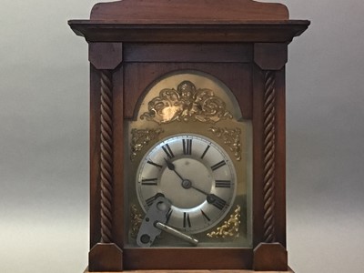 Lot 438 - LATE VICTORIAN MANTEL CLOCK