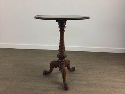 Lot 468 - VICTORIAN MAHOGANY CIRULAR TRIPOD TEA TABLE