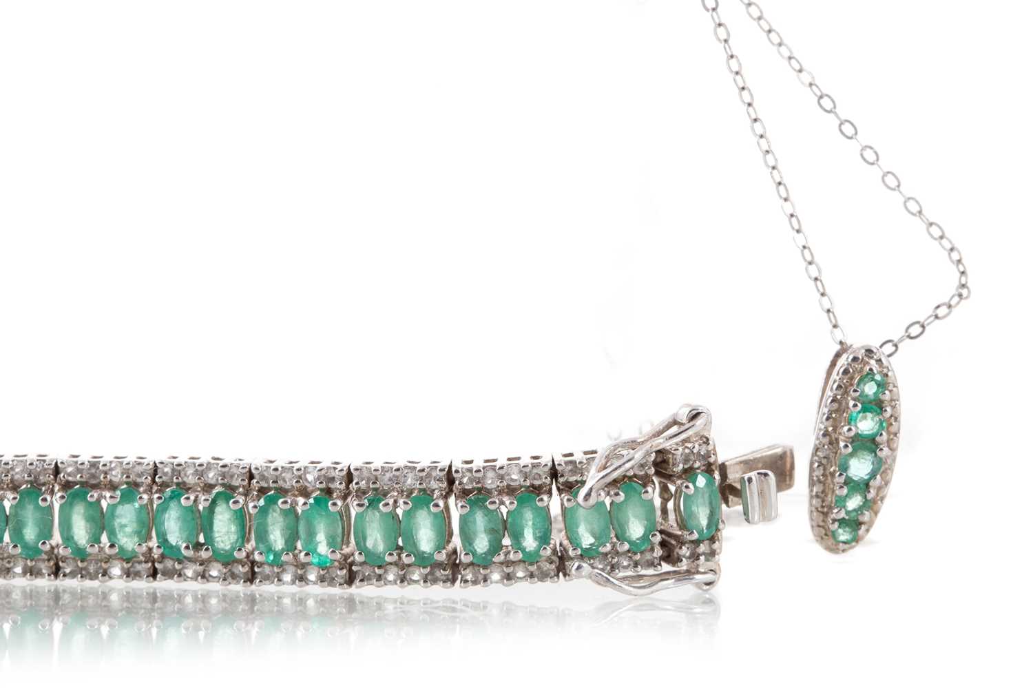 Lot 728 - EMERALD BRACELET ALONG WITH A SIMILAR PENDANT