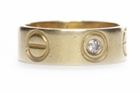 Lot 258 - EIGHTEEN CARAT GOLD DIAMOND RING set with...