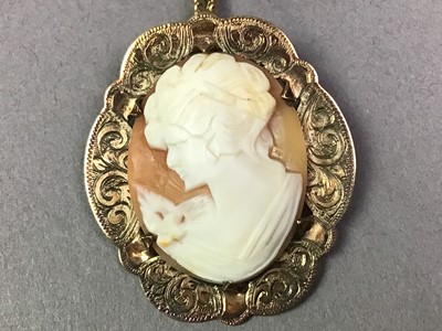 Lot 504 - CAMEO PENDANT