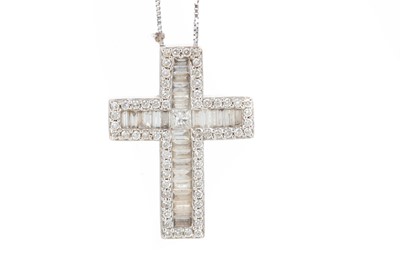 Lot 1290 - DIAMOND CROSS PENDANT