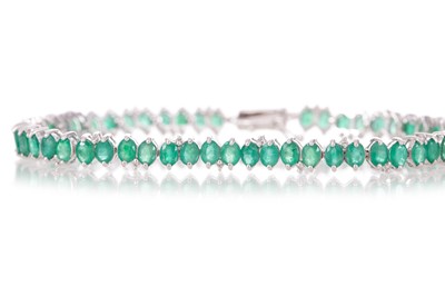 Lot 1292 - EMERALD BRACELET