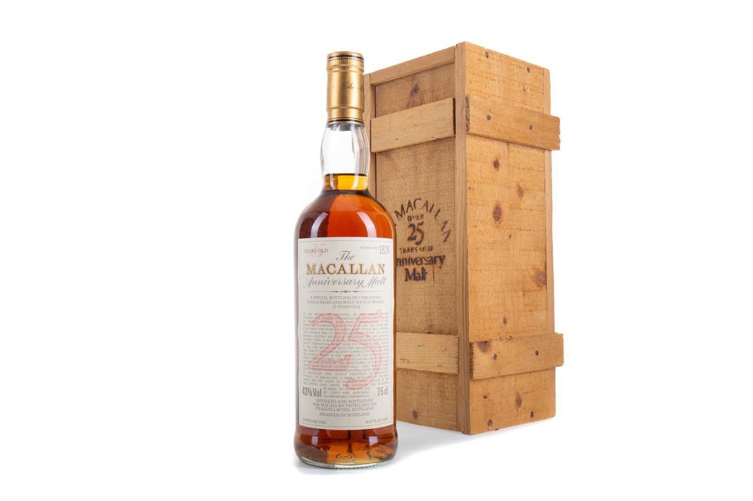 Lot 21 - MACALLAN 1962 25 YEAR OLD ANNIVERSARY MALT 75CL