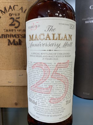 Lot 21 - MACALLAN 1962 25 YEAR OLD ANNIVERSARY MALT 75CL