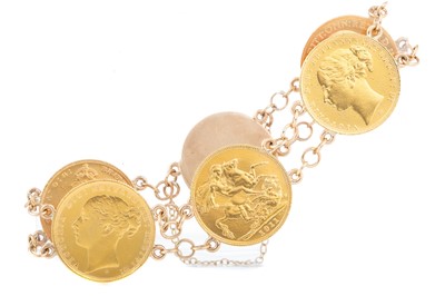 Lot 148 - GOLD SOVEREIGN BRACELET