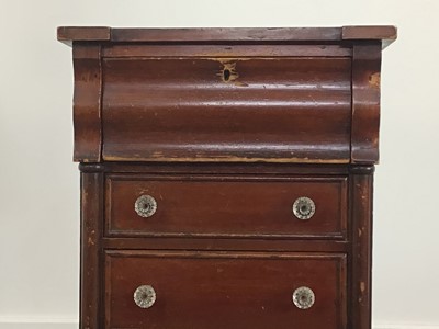 Lot 604 - APPRENTICE OGEE CHEST OF DRAWERS