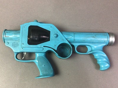 Lot 525 - FLASHY FLICKERS MAGIC GUN