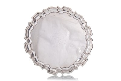 Lot 76 - GEORGE V SILVER SALVER