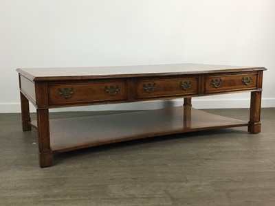 Lot 914 - IAIN JAMES, BURR WALNUT COFFEE TABLE