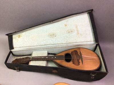 Lot 19 - GROUP OF MUSICAL INSTRUMENTS